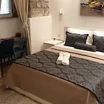 Placeta Apartments & Rooms