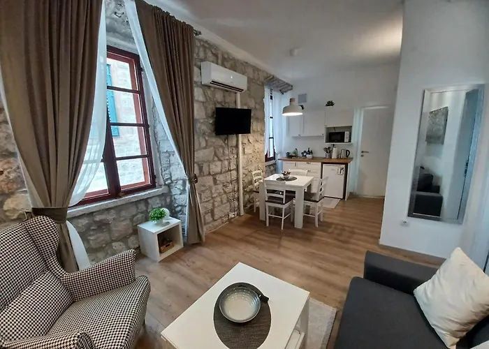 Placeta Apartments & Rooms