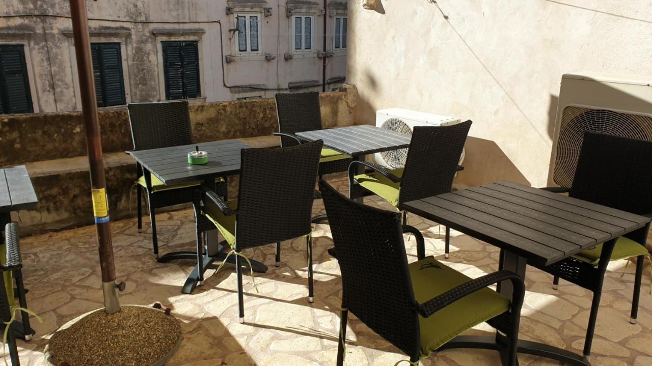 Apartment Placeta &